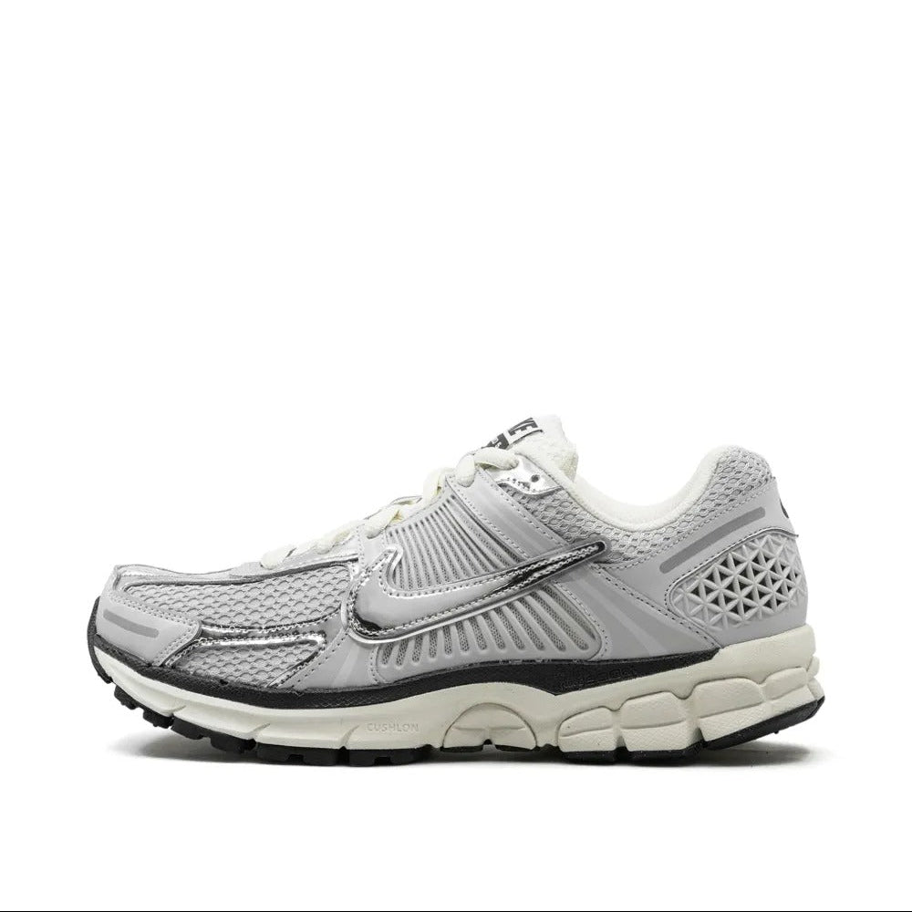 Nike Zoom Vomero 5 "Photon Dust  Metallic Silver"